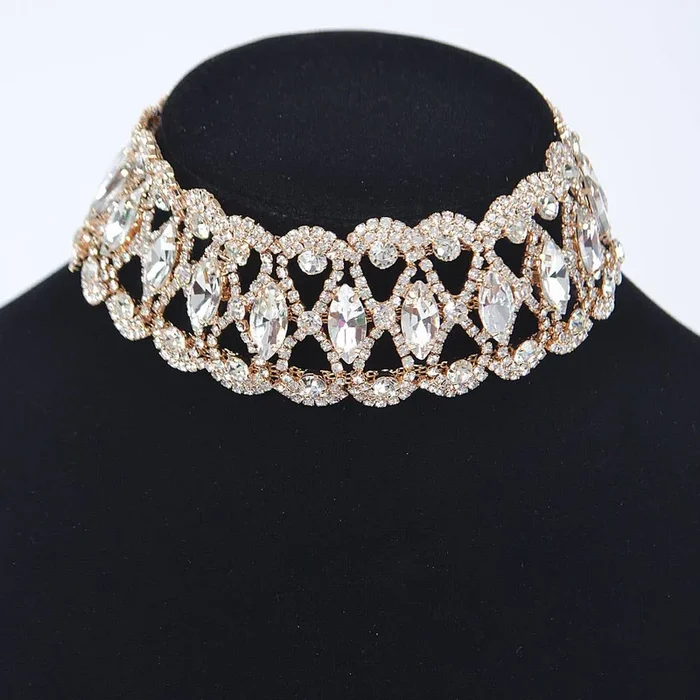 3AM BY H&D ACCESSORIES – Rhinestone Necklace